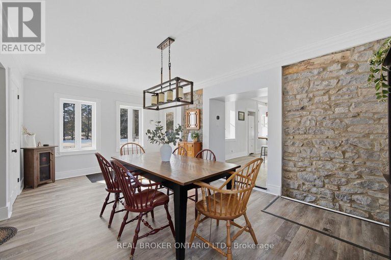 29433673/2090-beach-road/north-grenville-twp-kemptville-south/north-grenville/ontario/K0G1S0_10