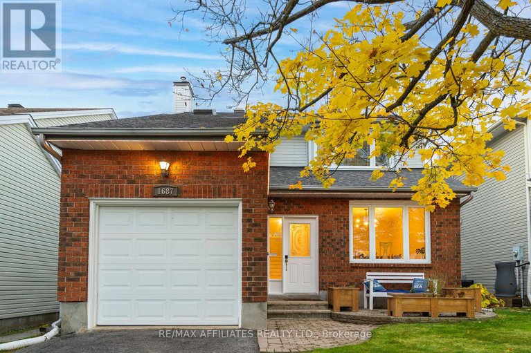 29083529/1687-tache-way/fallingbrookpineridge/ottawa/ontario/K4A2T5_1