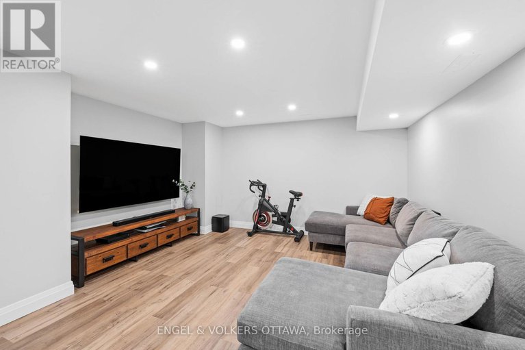 28873789/416-vendevale-avenue/stittsville-north/ottawa/ontario/K2S0M6_32