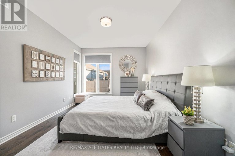 28981202/812-tewin-circle/camelot/ottawa/ontario/K4A1K3_16