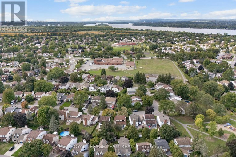 28840948/1179-st-moritz-court/convent-glen-north/ottawa/ontario/K1C2B2_31