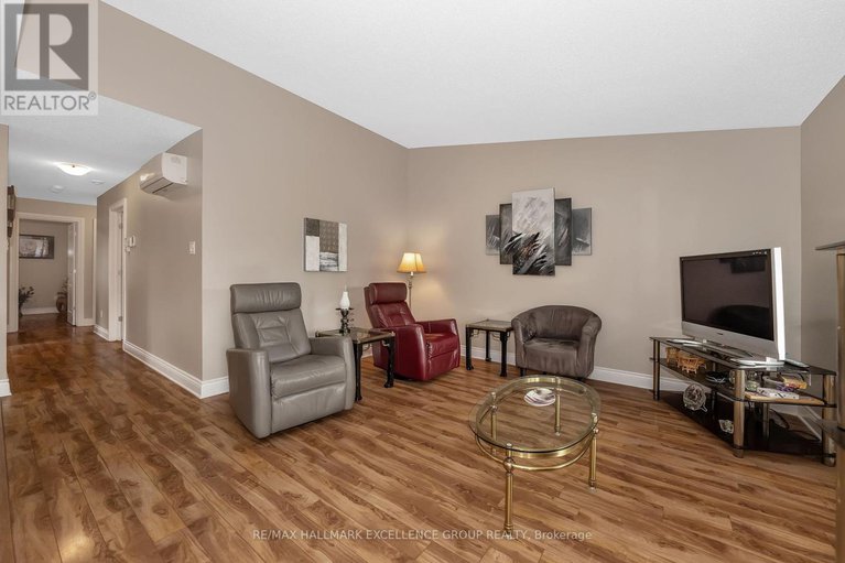 28810909/214-290-masters-lane/town-of-rockland/clarence-rockland/ontario/K4K0K5_16