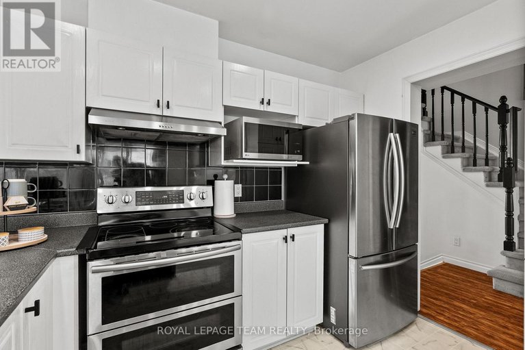 29571956/5-milner-downs-crescent/emerald-meadowstrailwest/ottawa/ontario/K2M2S6_16