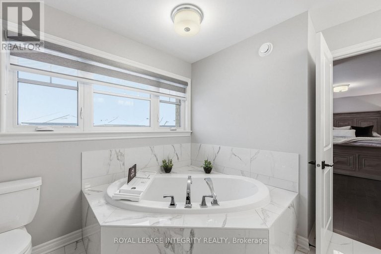 29355186/211-osterley-way/stittsville-south/ottawa/ontario/K2S2P2_28