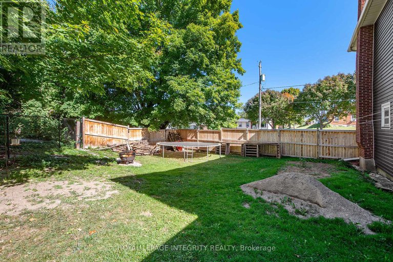28870747/101-paul-drive/lanark-highlands-lanark-village/lanark-highlands/ontario/K0G1K0_20