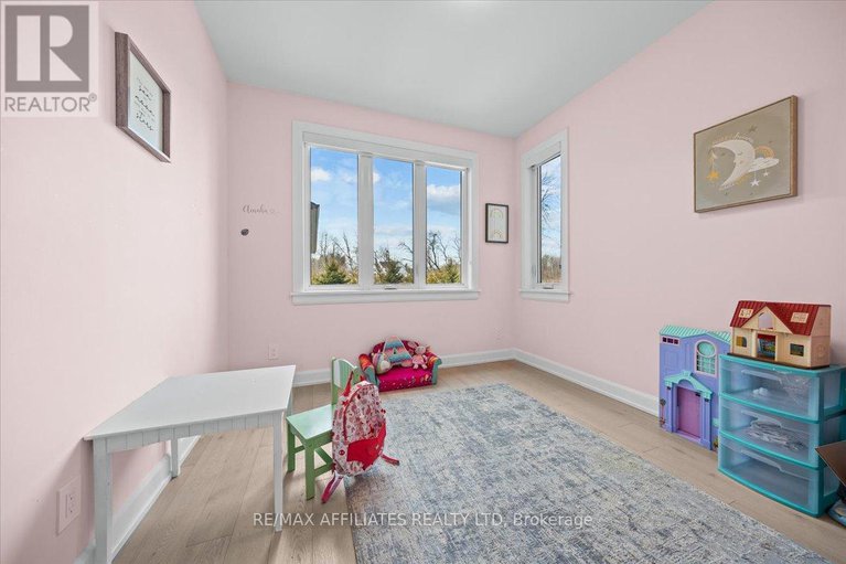 28084122/724-mcmanus-avenue/manotick-village-manotick-estates/ottawa/ontario/K4M0B2_23