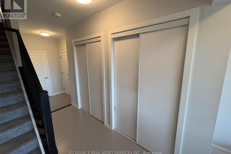 29263044/617-quilter-row/goulbourn-twp-from-franktown-rdsouth-to-rideau/ottawa/ontario/K0A2Z0_22