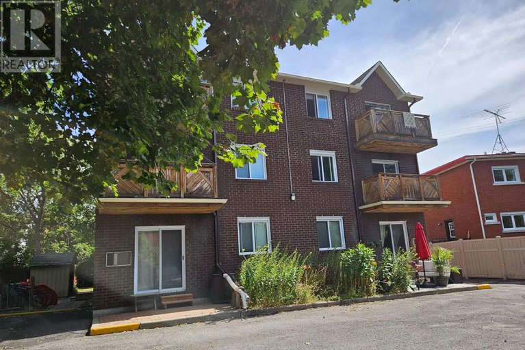 28898191/5-522-riverdale-avenue-n/old-ottawa-south/ottawa/ontario/K1S1S5_5