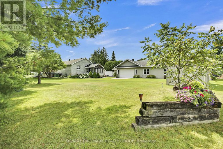 28655668/1721-carsonby-road-e/manotick-south-to-roger-stevens/ottawa/ontario/K0A2E0_9