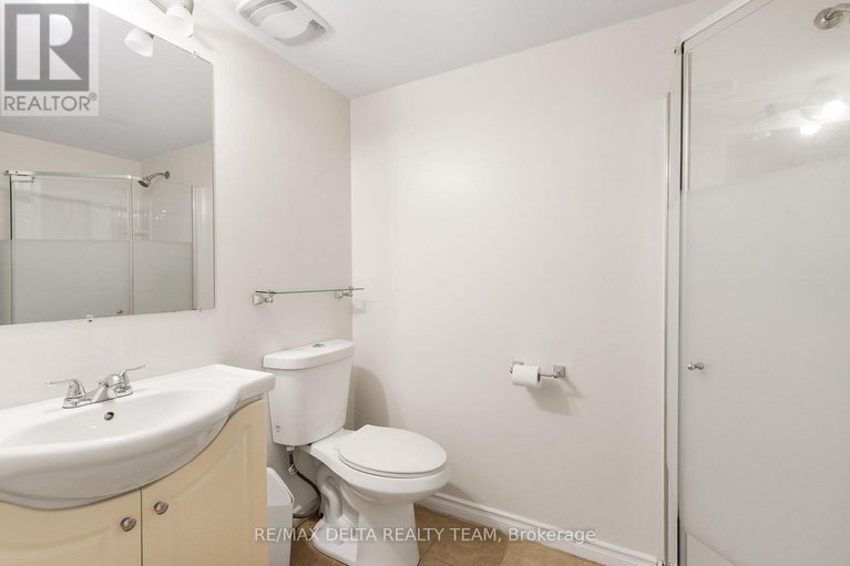 28607789/20-2000-falkirk-crescent/blackburn-hamlet-south/ottawa/ontario/K1B4Y7_18