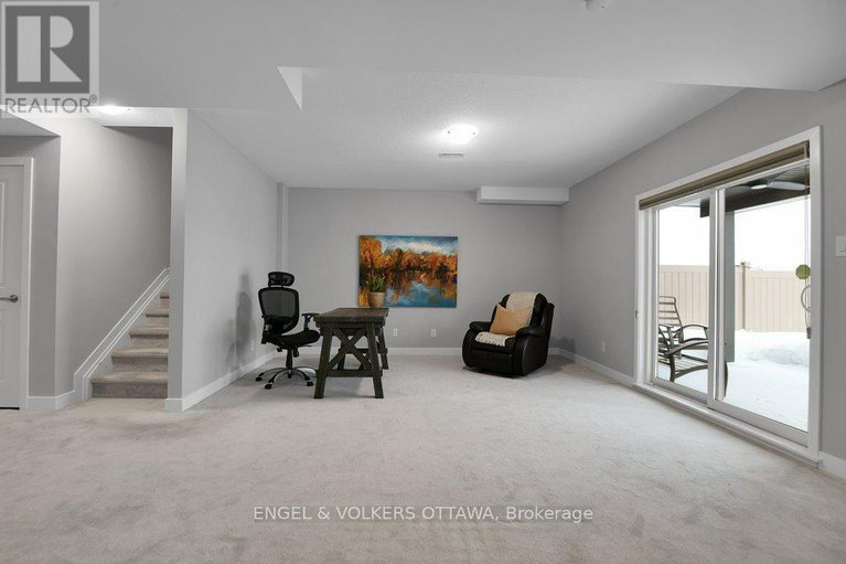 29357052/134-winterhaven-drive/mer-bleuebradley-estatesanderson-park/ottawa/ontario/K1W0H4_36