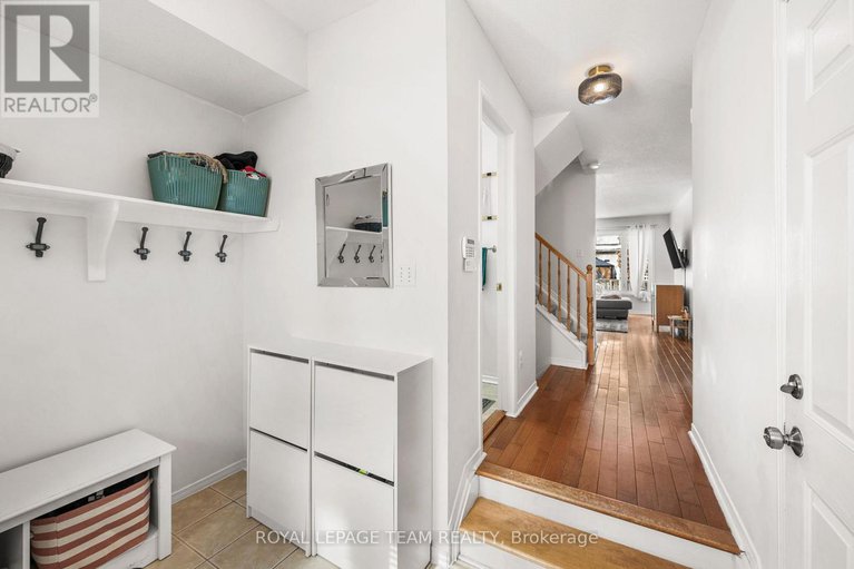 29427970/211-longshire-circle/longfields/ottawa/ontario/K2J4K8_3