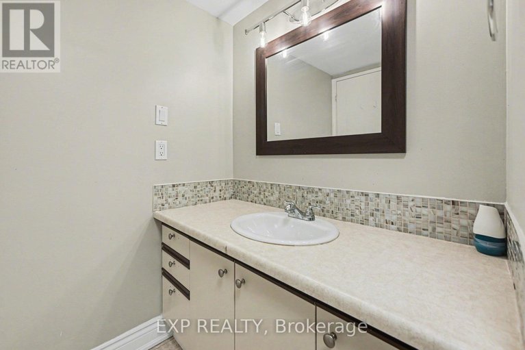 29583990/404-80-sandcastle-drive/leslie-park/ottawa/ontario/K2H9E7_16