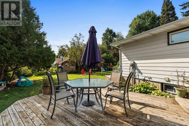 28834726/1095-boucher-crescent/manotick-south-to-roger-stevens/ottawa/ontario/K4M1B3_37
