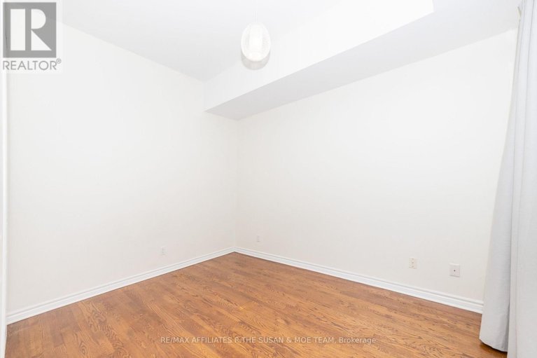 29121263/106-682-churchill-avenue-n/laurentianview/ottawa/ontario/K1Z5G5_19