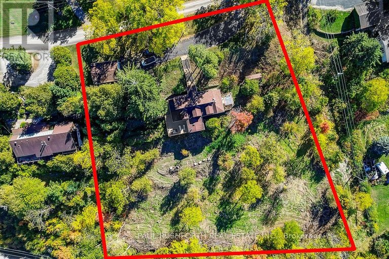 29613584/1565-lilac-lane/camelot/ottawa/ontario/K4C1C4_4