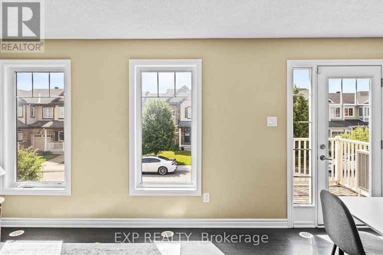 28595126/243-par-la-ville-circle/stittsville-north/ottawa/ontario/K2S0T6_17