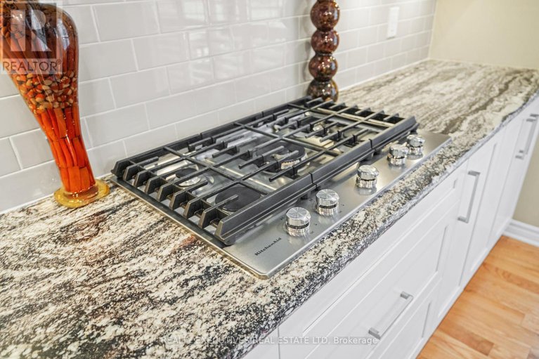 29266311/90-magnolia-way/north-grenville-twp-kemptville-south/north-grenville/ontario/K0G1J0_14