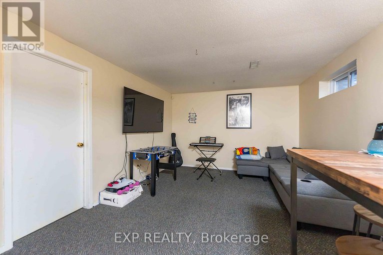 28250055/15-1979-greenvale-lane/chateauneuf/ottawa/ontario/K1C6E4_23