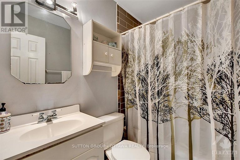 28764134/20-dundegan-drive/glencairnhazeldean/ottawa/ontario/K2L1P8_12