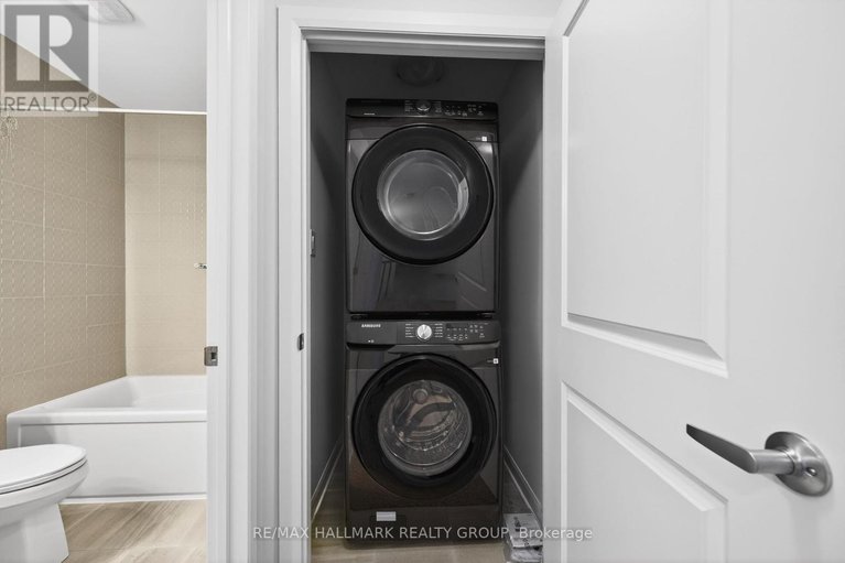 29298079/887-eileen-vollick-crescent/morgans-grantsouth-march/ottawa/ontario/K2W0M9_32