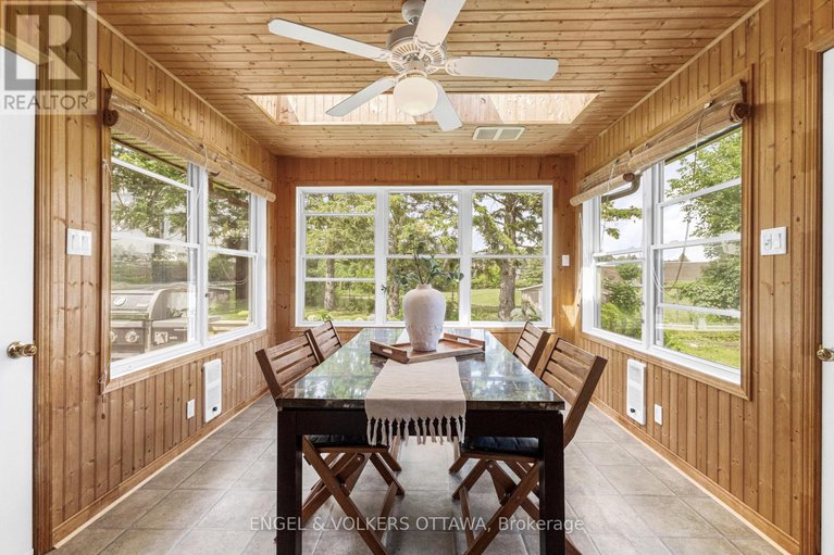 28638772/31-assiniboine-drive/borden-farmstewart-farmcarleton-heightsparkwood-hills/ottawa/ontario/K2E5R8_25