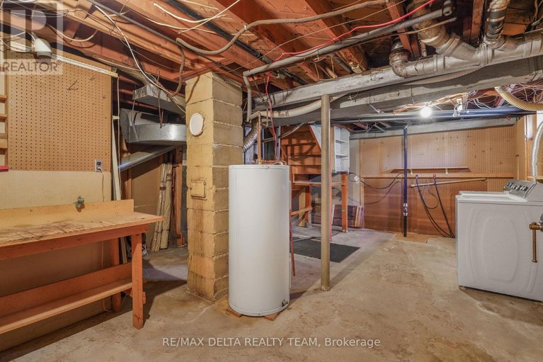 29645620/1242-vancouver-avenue/ellwood/ottawa/ontario/K1V6V3_21