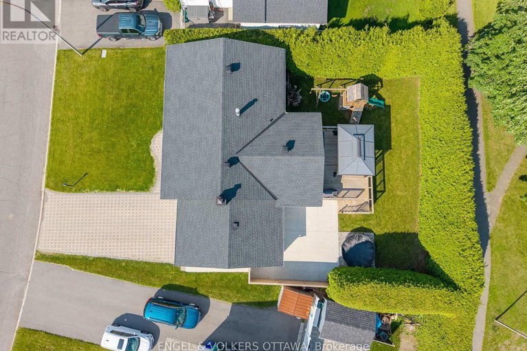 28479228/20-assiniboine-drive/borden-farmstewart-farmcarleton-heightsparkwood-hills/ottawa/ontario/K2E5R7_41