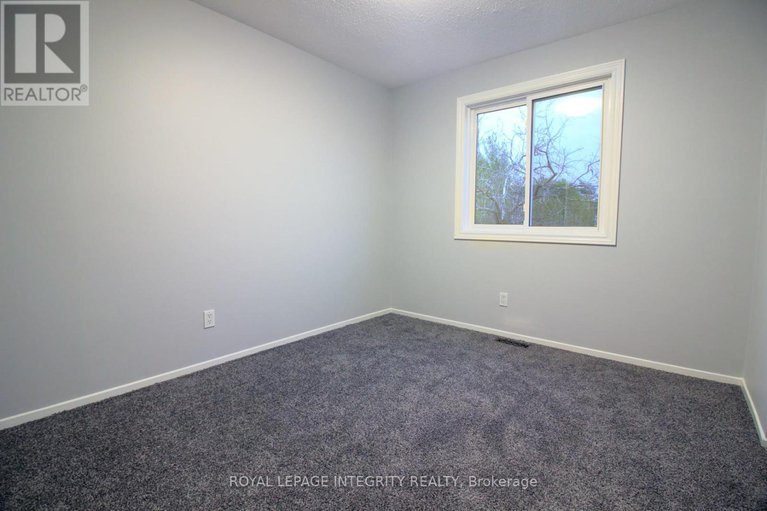 29052412/1080-des-ormes-place/convent-glen-north/ottawa/ontario/K1C5L7_16