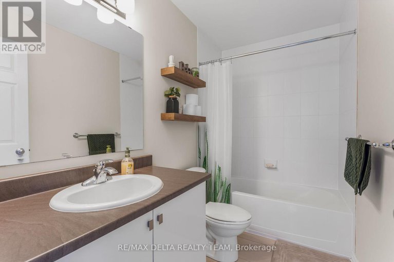 28643718/564-langelier-avenue/mer-bleuebradley-estatesanderson-park/ottawa/ontario/K1W0E7_24