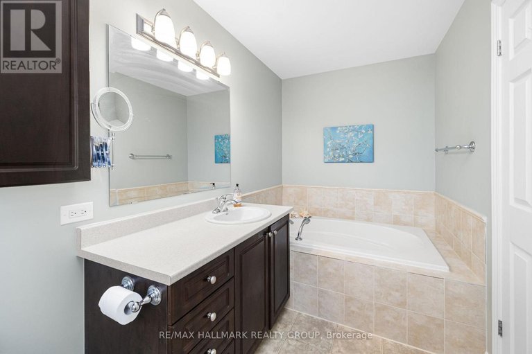 29648631/548-langelier-avenue/mer-bleuebradley-estatesanderson-park/ottawa/ontario/K1W0E7_23