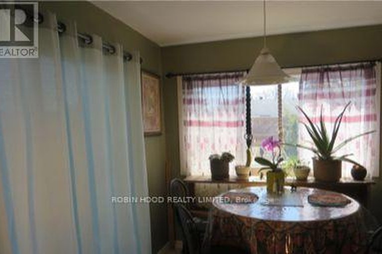 29624150/1-lotus-court/carson-grove/ottawa/ontario/K1J8A6_7