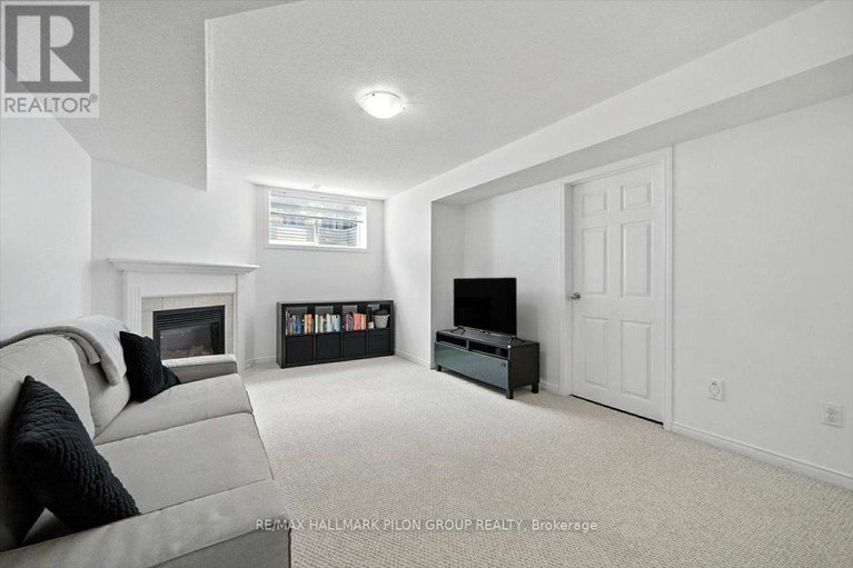 28631478/243-cityview-crescent/springridgeeast-village/ottawa/ontario/K4A0T9_18