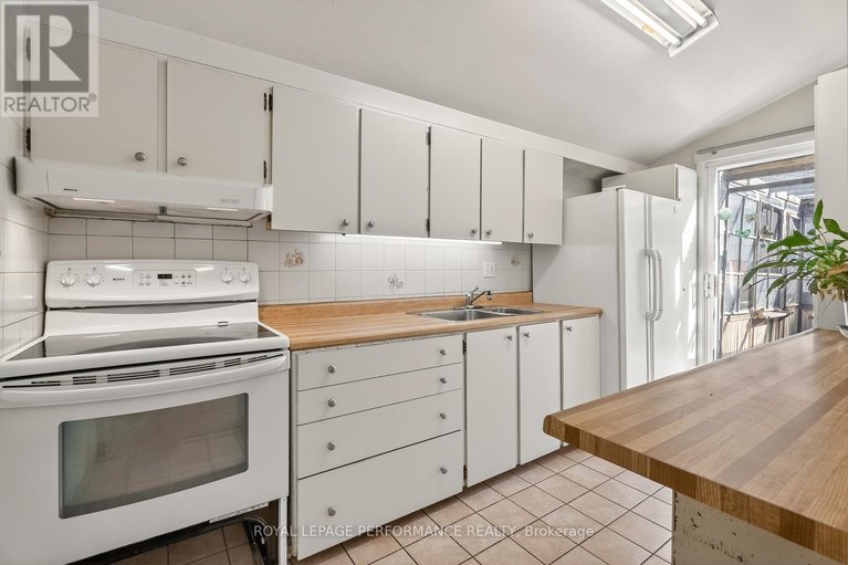 29483559/1132-adirondack-drive/kenson-park/ottawa/ontario/K2C2V1_13