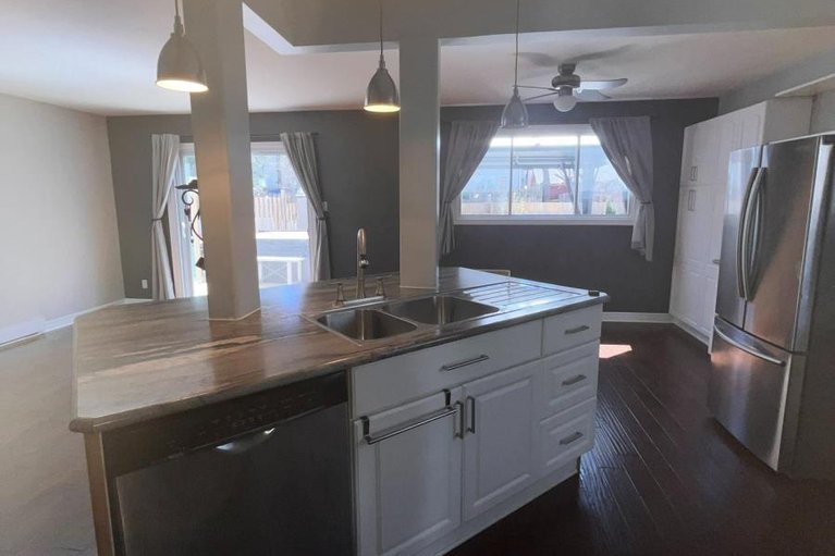 29658665/87-grady-crescent/sheahan-estatestrend-village/ottawa/ontario/K2H5S2_5