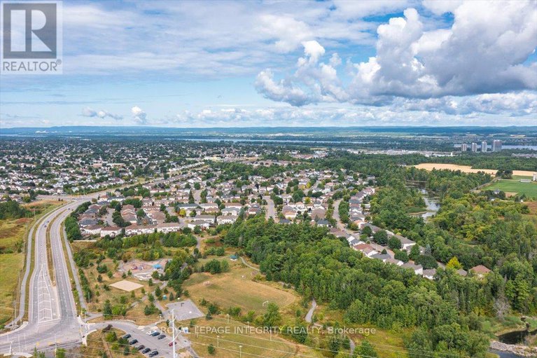 28804578/106-trail-side-circle/springridgeeast-village/ottawa/ontario/K4A5A9_50