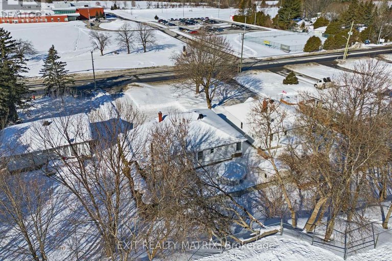 29373257/5811-highway-34-road/vankleek-hill/champlain/ontario/K0B1R0_29