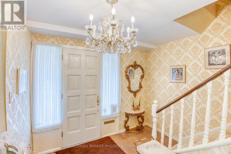 29040385/2005-neepawa-avenue/carlingwood/ottawa/ontario/K2A3L4_2