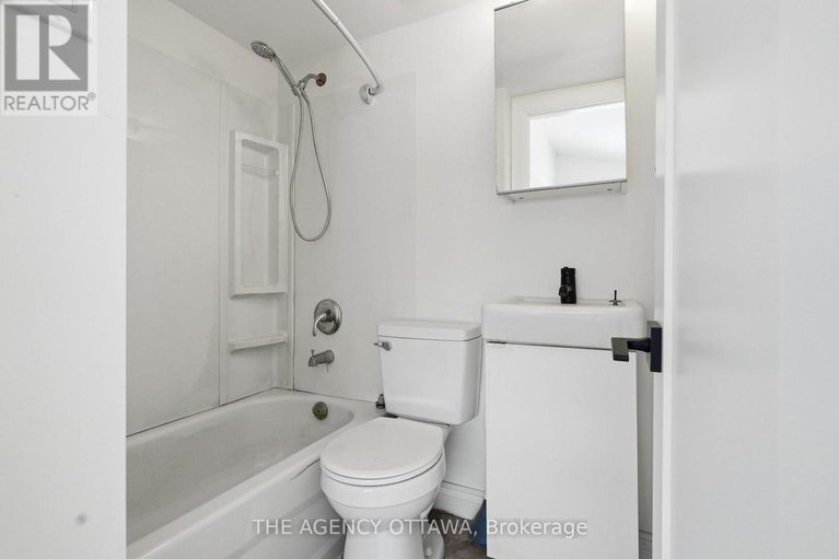 29525644/4667-albion-road-s/blossom-parkkemp-parkfindlay-creek/ottawa/ontario/K1X1A4_47