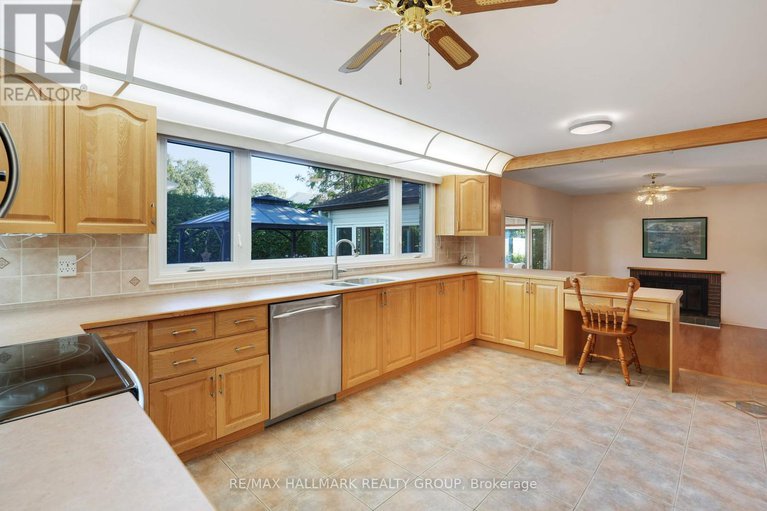 28869617/1-northview-road/city-viewskylinefisher-heightsparkwood-hills/ottawa/ontario/K2E6A6_12