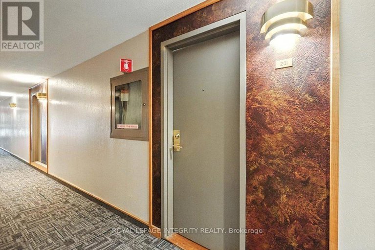 28812439/201-6470-bilberry-drive/orleans-wood/ottawa/ontario/K1C4P1_8