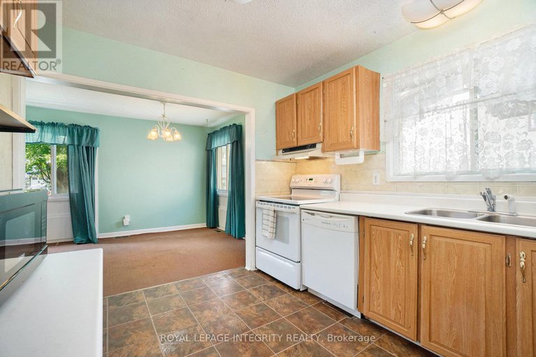 28649416/14-mulvagh-avenue/borden-farmstewart-farmcarleton-heightsparkwood-hills/ottawa/ontario/K2E6M6_14