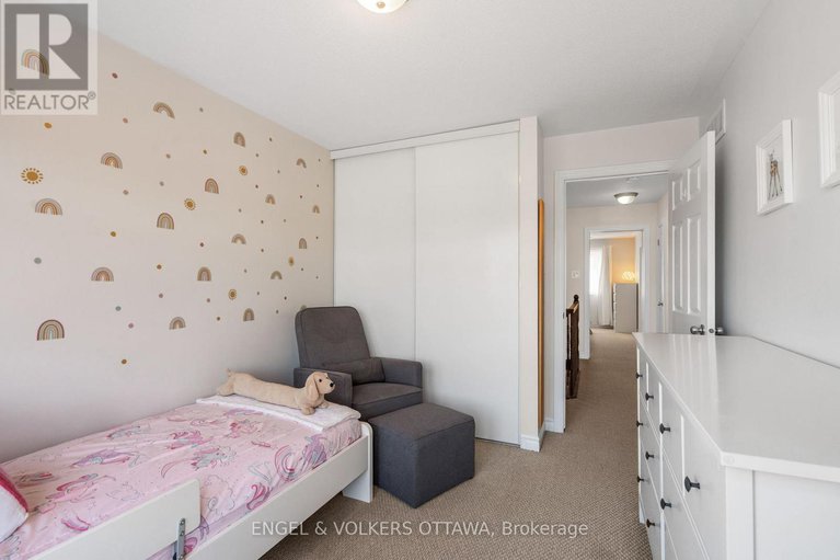 28731847/541-langelier-avenue/mer-bleuebradley-estatesanderson-park/ottawa/ontario/K1W0E7_26