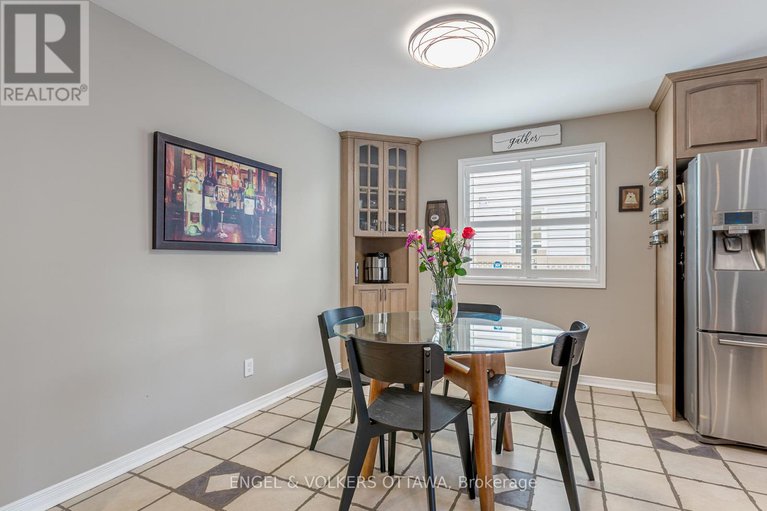 28489478/6149-westwater-crescent/orleans-village/ottawa/ontario/K1W1E1_16