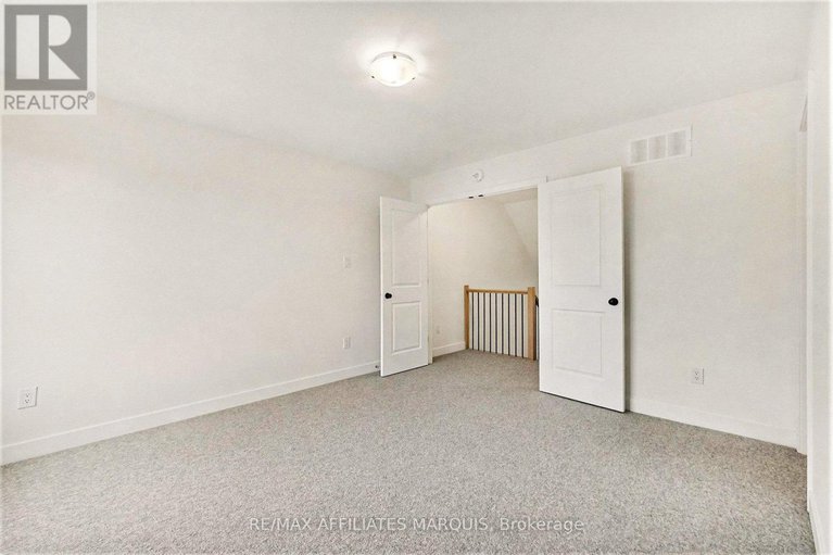 29154081/44-whitcomb-crescent/smiths-falls/smiths-falls/ontario/K7A0C0_17