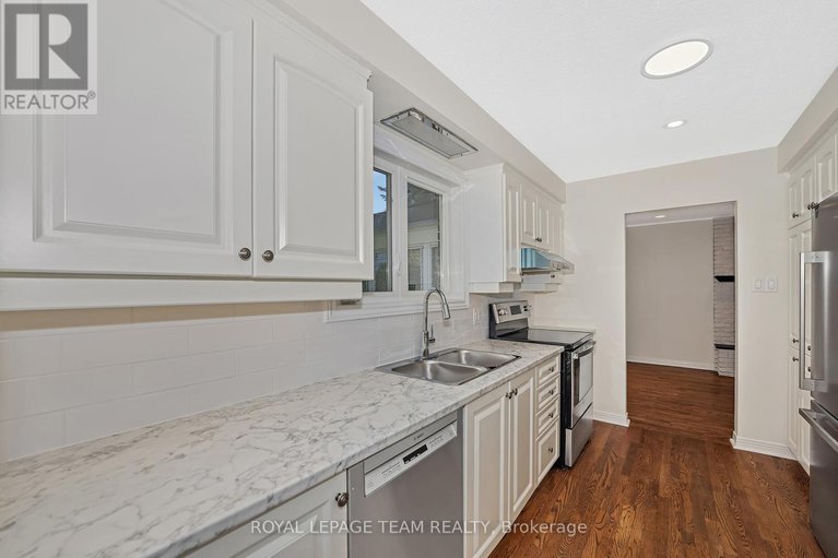 28624547/1825-yale-avenue/urbandale-acres/ottawa/ontario/K1H6S3_13