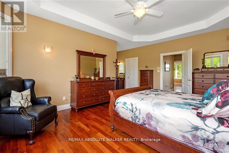 28148161/2501-kearns-way/osgoode-twp-north-of-reg-rd-6/ottawa/ontario/K4P1R9_16