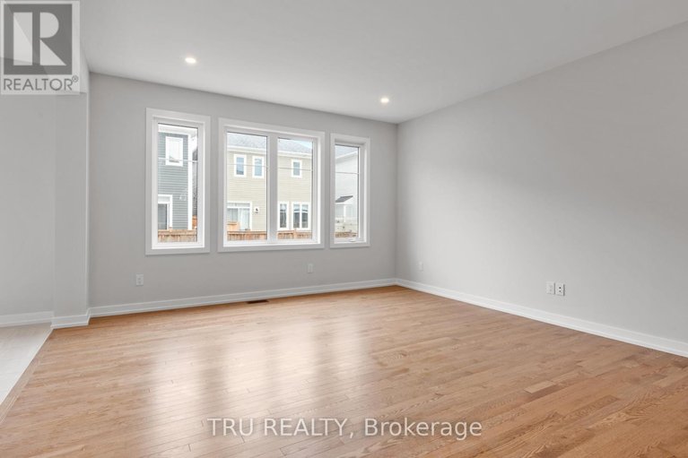 29570536/75-hackamore-crescent/goulbourn-twp-from-franktown-rdsouth-to-rideau/ottawa/ontario/K0A2Z0_14