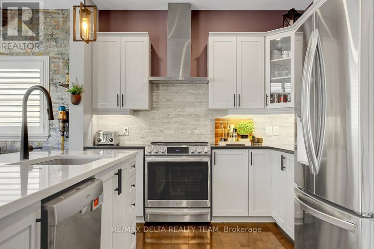 29035713/1916-montmere-avenue/notting-hillsummerside/ottawa/ontario/K4A0E7_16