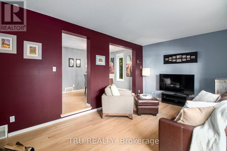 28954412/1132-chimney-hill-way/beacon-hill-south/ottawa/ontario/K1J8Z6_8